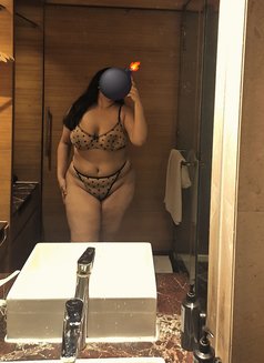 Shreya Singh - escort in Kolkata Photo 1 of 3
