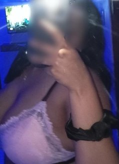 Shreya Singh - escort in Kolkata Photo 3 of 3