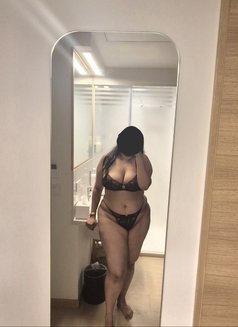 Shreya Singh - escort in Kolkata Photo 4 of 5