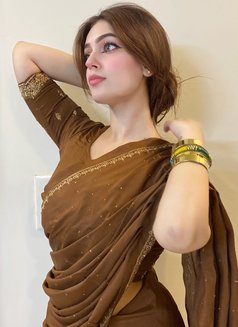 Shreyaa - escort in Abu Dhabi Photo 3 of 5