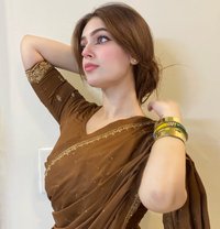 Shreyaa - puta in Abu Dhabi