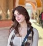 Shreyaa - puta in Abu Dhabi Photo 4 of 5