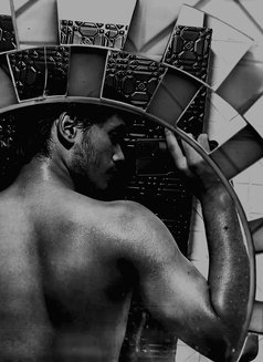 Shreyansh Gupta - Intérprete masculino de adultos in New Delhi Photo 6 of 6