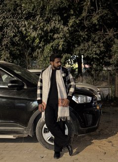 Shreyansh Ydv - Male escort in Lucknow Photo 8 of 9