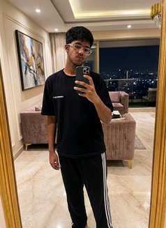Shreyas - Male escort in Gurgaon Photo 1 of 1