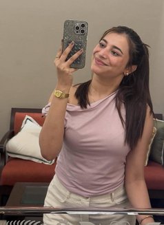 Shrija Escort Service - puta in Rajkot Photo 1 of 4