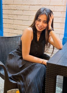 Shrija - escort in Navi Mumbai Photo 1 of 3