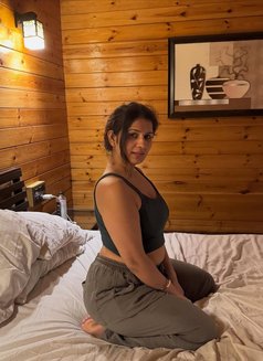 Shrija - escort in Surat Photo 3 of 3
