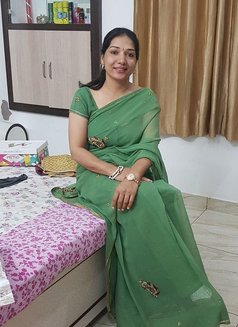Shriya Escort Service Malayalam - escort in Kochi Photo 2 of 6