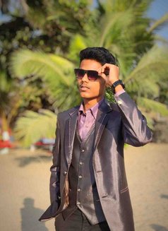 Shrutesh - Male escort in Mumbai Photo 2 of 3