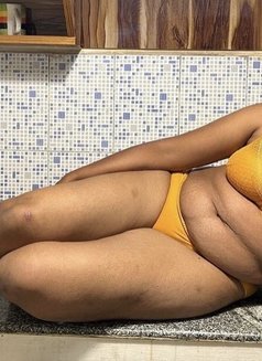 Shruthi - escort in Bangalore Photo 2 of 3