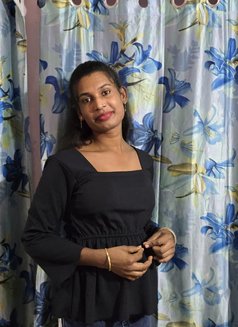 Shruthi Reddy - puta in Hyderabad Photo 1 of 2