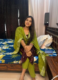 Shruthi Reddy - puta in Hyderabad Photo 3 of 4