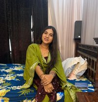 Shruthi Reddy - puta in Hyderabad