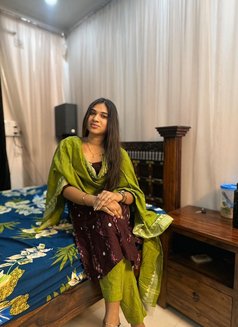 Shruthi Reddy - puta in Hyderabad Photo 4 of 4