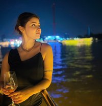 Shruti Available Escort - escort in Navi Mumbai Photo 1 of 4