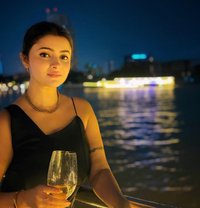 Shruti Available In - escort in Kolkata