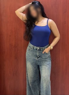 Shruti Available In - escort in Surat Photo 1 of 4