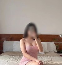 Shruti Available in Now - puta in Lucknow