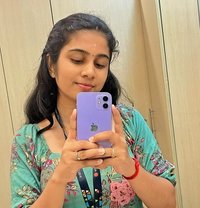 Shruti Available - escort in Kochi