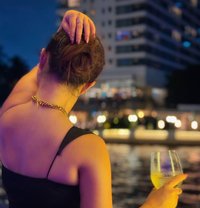 Shruti Available - escort in Kolkata