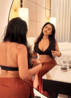 Shruti College Girl - escort in Abu Dhabi Photo 1 of 3