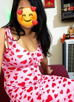 Shruti, Delhi Janakpuri Single Girl - puta in New Delhi Photo 2 of 2