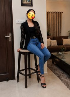 Shruti, Delhi Single Independent Girl - escort in New Delhi Photo 2 of 5