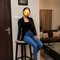 Shruti, Delhi Single Independent Girl - puta in New Delhi Photo 2 of 5
