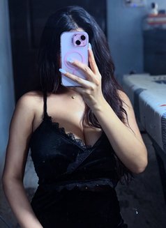 Shruti - escort in Candolim, Goa Photo 2 of 2