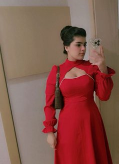 Shruti - puta in Dubai Photo 1 of 4