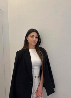 Shruti - escort in Hyderabad Photo 1 of 4