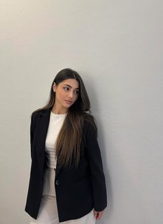 Shruti - escort in Hyderabad Photo 3 of 4