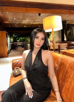 Shruti - escort in Kochi Photo 1 of 2