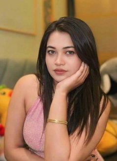 Shruti - puta in Kolkata Photo 2 of 2