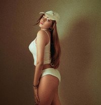 Shruti Cam session or real meat - escort in Kolkata