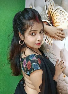 Shruti - escort in Mumbai Photo 1 of 4