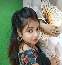 Shruti - puta in Mumbai Photo 1 of 4