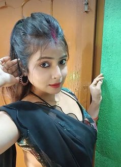 Shruti - escort in Mumbai Photo 2 of 4