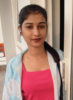 Shruti - escort in New Delhi Photo 2 of 2