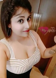 Shruti Kapoor Escorts Agency - escort in Hyderabad Photo 1 of 3