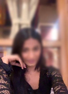 Shruti Rajput ( Independent ) real meet - Acompañantes transexual in Mumbai Photo 4 of 9