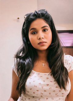 Shruti ( Real meet and Cam ) - escort in Hyderabad Photo 5 of 8