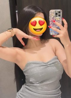 Shreya - escort in Dubai Photo 4 of 6