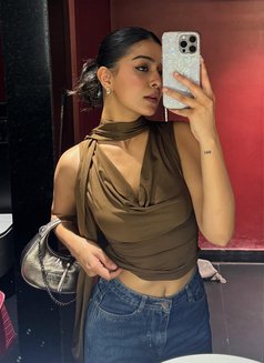 Shruti Tiwari - escort in Dubai Photo 1 of 5