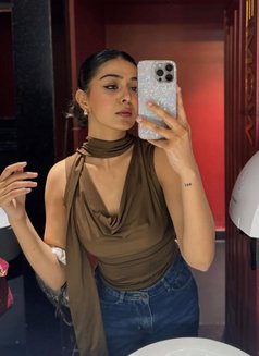 Shruti Tiwari - escort in Dubai Photo 3 of 5