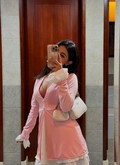 Shruti Tiwari - escort in Dubai Photo 4 of 5