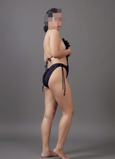 Shruti Tyagi - puta in Jaipur Photo 2 of 3