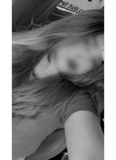 Shruti GFE - puta in Pune Photo 3 of 5