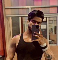 Shub - Acompañantes masculino in New Delhi